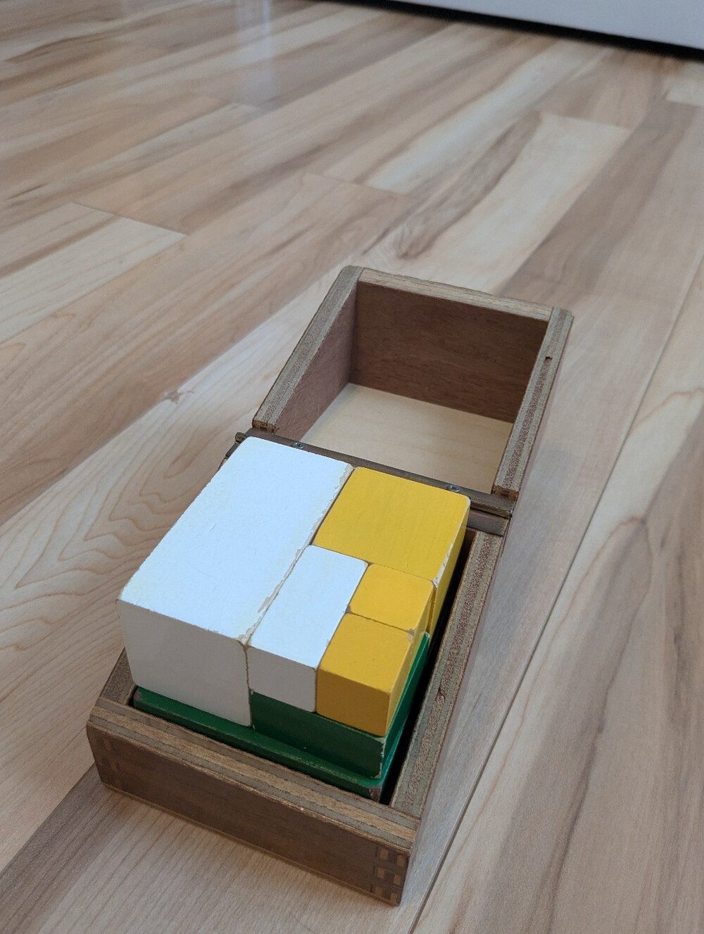 Vingage Montessori Power Of 2 Cubes